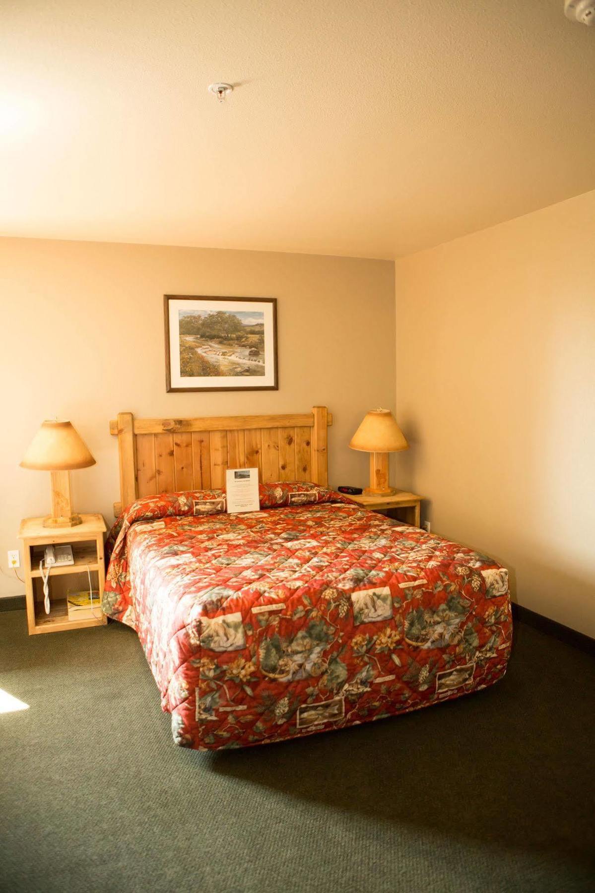 Boulder Creek Inn Donnelly Esterno foto